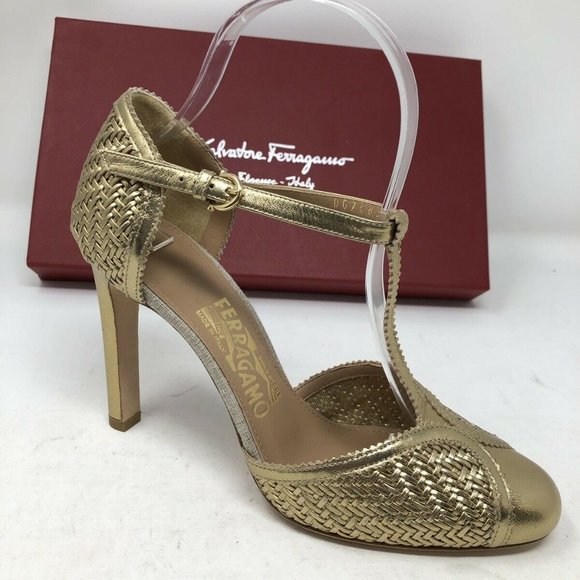 New Salvatore Ferragamo Gold Pumps Heels 6